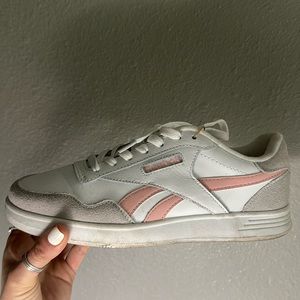 Reebok shoes size 7 women’s 37.5euro